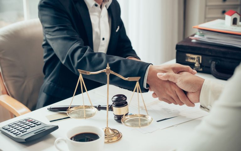 How to Choose a Criminal Lawyer How to Choose a Criminal Lawyer