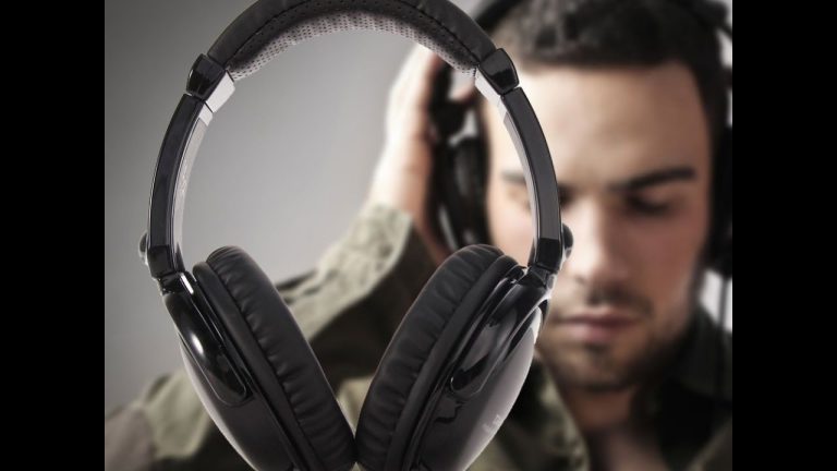 The Indispensable Call Center Headset The Indispensable Call Center Headset