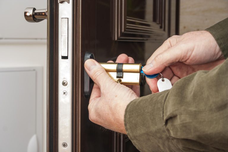 Chicago Locksmith Is a Valuable Asset to Your Security System Chicago Locksmith Is a Valuable Asset to Your Security System
